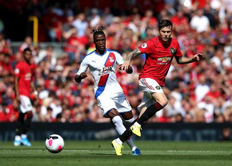 manchester united crystal palace news