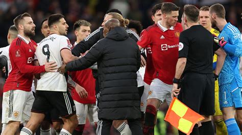manchester united fulham red cards