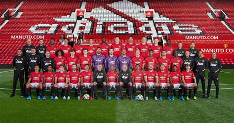 manchester united team photo 2024