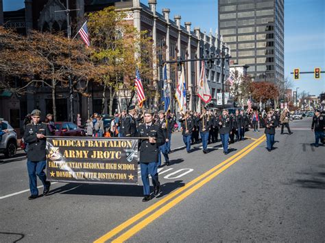 manchester veterans day parade