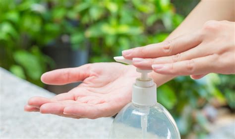 Temukan 11 Manfaat Hand Sanitizer yang Jarang Diketahui!