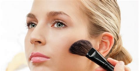 Temukan Berbagai Manfaat Make Up yang Jarang Diketahui