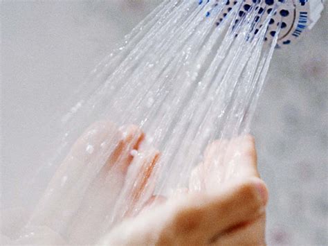 Temukan 10 Manfaat Mandi Air Hangat yang Mengejutkan untuk Kesehatan Anda