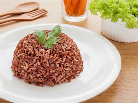 Manfaat Nasi Merah: 10 Khasiat Beras Merah untuk Kesehatan yang Jarang Diketahui
