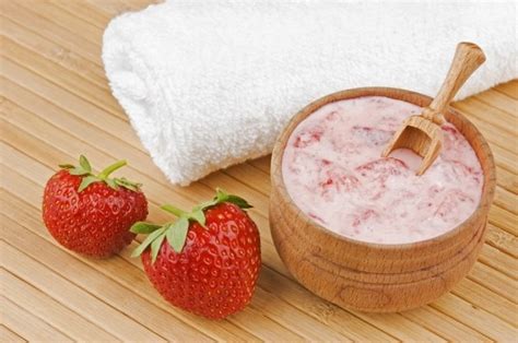 Temukan 7 Manfaat Buah Strawberry Untuk Wajah yang Jarang Diketahui