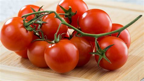 Manfaat Makan Tomat Mentah untuk Wajah yang Jarang Diketahui