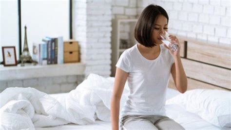 Temukan Manfaat Minum Air Hangat Setelah Bangun Tidur yang Jarang Diketahui, Wajib Anda Tau!