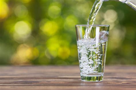 Manfaat Minum Air Putih Dingin yang Jarang Diketahui untuk Kesehatan Optimal