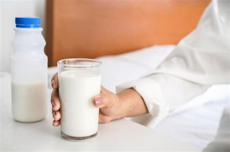 Temukan 7 Khasiat Minum Susu Anlene Sebelum Tidur yang Jarang Diketahui