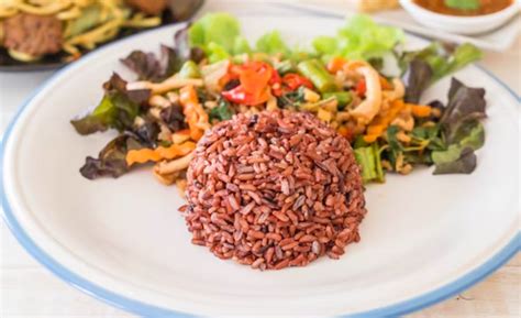 Temukan 7 Manfaat Nasi Merah untuk Diet yang Jarang Diketahui