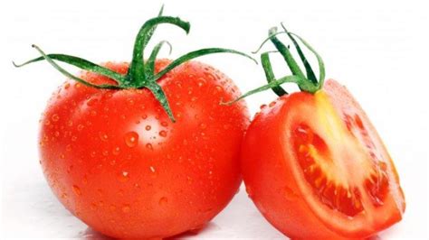 Manfaat Tomat untuk Mengecilkan Pori-pori