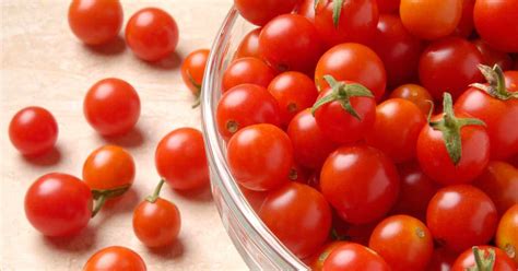 Temukan 8 Manfaat Tomat Mentah yang Jarang Diketahui