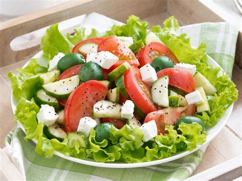 manger de la salade verte