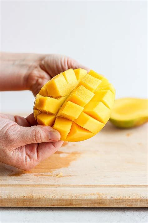 Mango Cut Tutorial