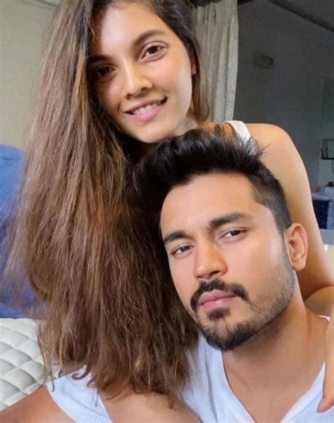 manish pandey wife na