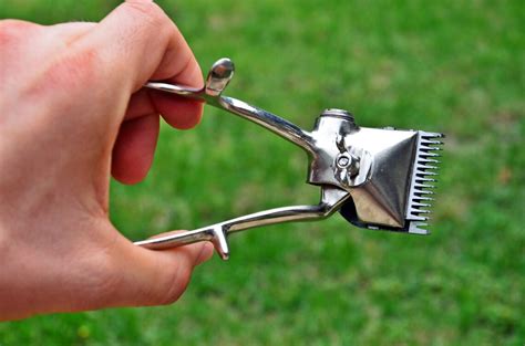 Manual Beard Clipper