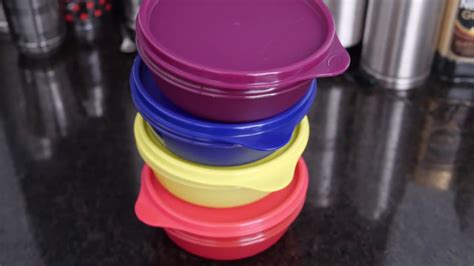 many tupperware containers