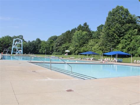 Maplewood's Hidden Pool Gem: Unique Swim Spots