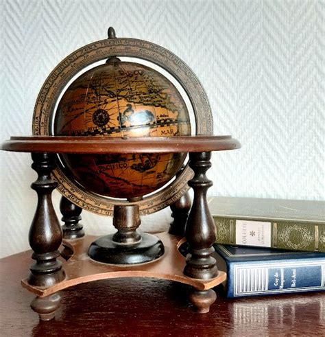 Bureau Mappemonde 80x50x74 cm TATI.fr