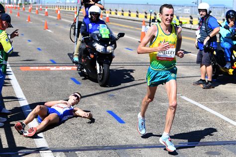 marathon runner collapses dies