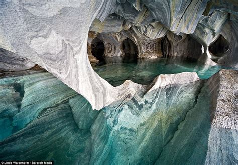 marble caves patagonia formation