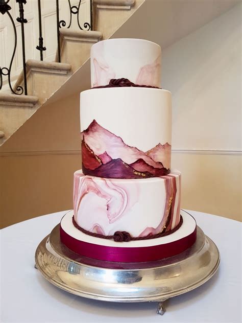 marble wedding cake trend