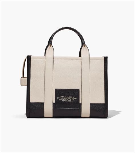 Marc Jacobs Colorblock Tote Review 2023