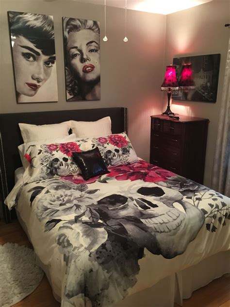 Marilyn Monroe Bedroom Theme