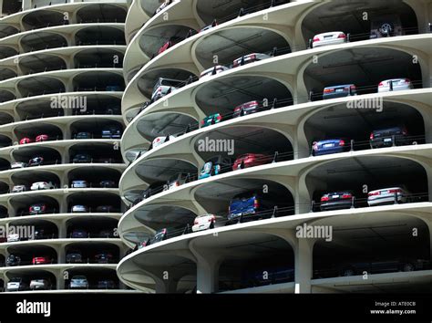 marina city parking garage chicago