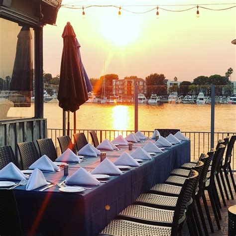 marina del rey restaurants on the water