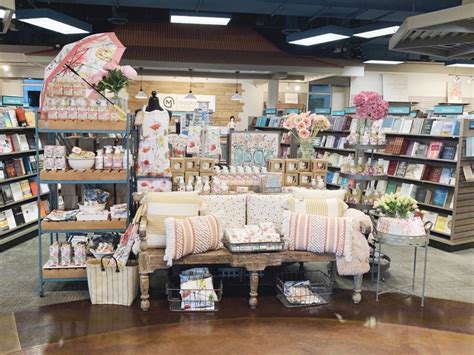 Mariners Church Irvine Bookstore