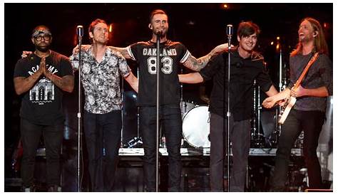 Maroon 5 Super Bowl Teaser Video ′s Halftime Show Was Pretty Boring, But