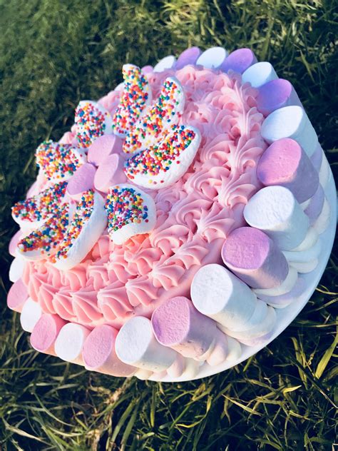 Marshmallow Decorations Cake