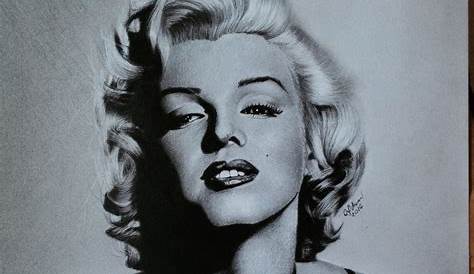 Black And White Drawing Of Marilyn Monroe at GetDrawings