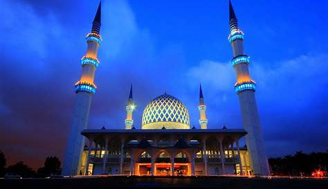 Sultan Salahuddin Abdul Aziz Shah Mosque, Shah Alam, Selangor, Malaysia
