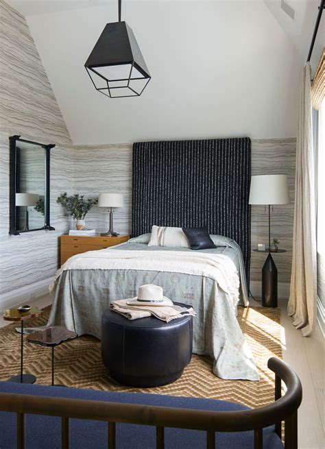 33 Stunning master bedroom retreats with vaulted ceilings