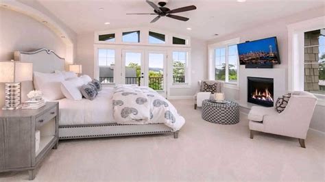 Master Bedroom Off Of Kitchen