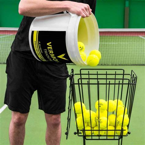 Maszyna do wyrzucania piłek tenisowych
