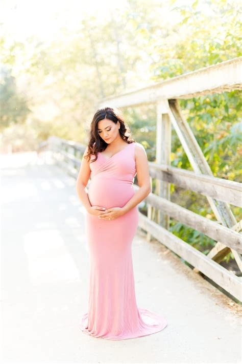 The Benefits Of Renting Maternity Dresses