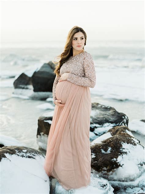 Maternity Photoshoot Dress Ideas