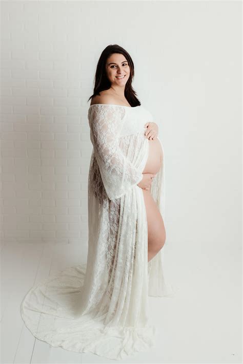 The Benefits Of A Maternity Photoshoot Studio