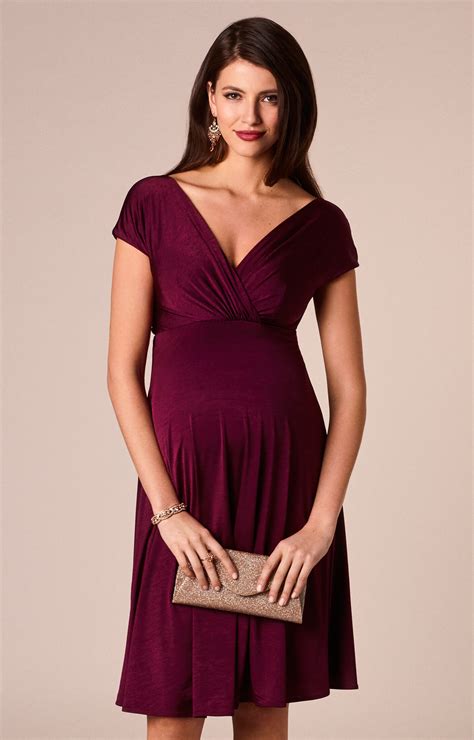 Maternity Clothes Party Dresses: A Guide For Expecting Mothers