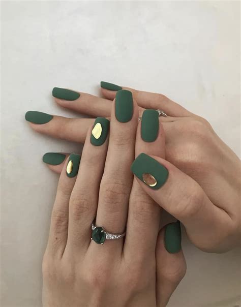 Matte Emerald Green Nails