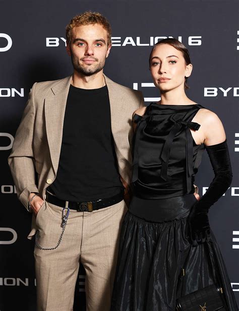 mavournee hazel partner