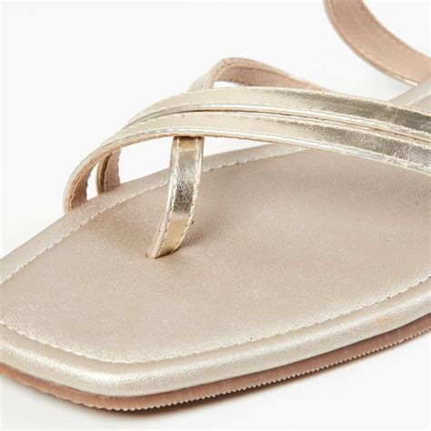 Max Flat Sandals: The Perfect Summer Footwear