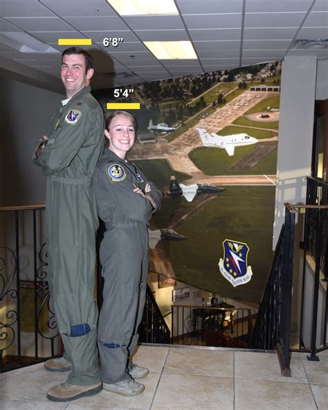 maximum height for air force pilot