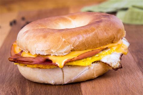 mcdonald's bagel breakfast sandwich calories