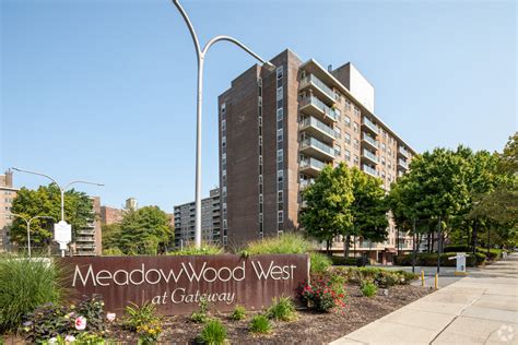 meadowwood at gateway apartments for rent