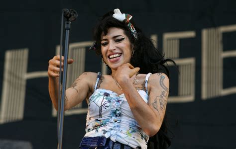 meaning behind valerie amy winehouse