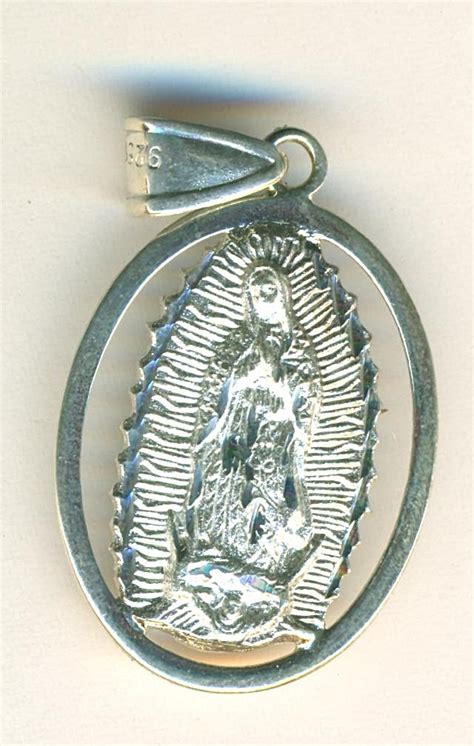 Medalla De La Virgen de Guadalupe En Oro Laminado 18k Para Etsy